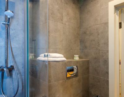Stylish apartment on the 17th floor in residential complex New York